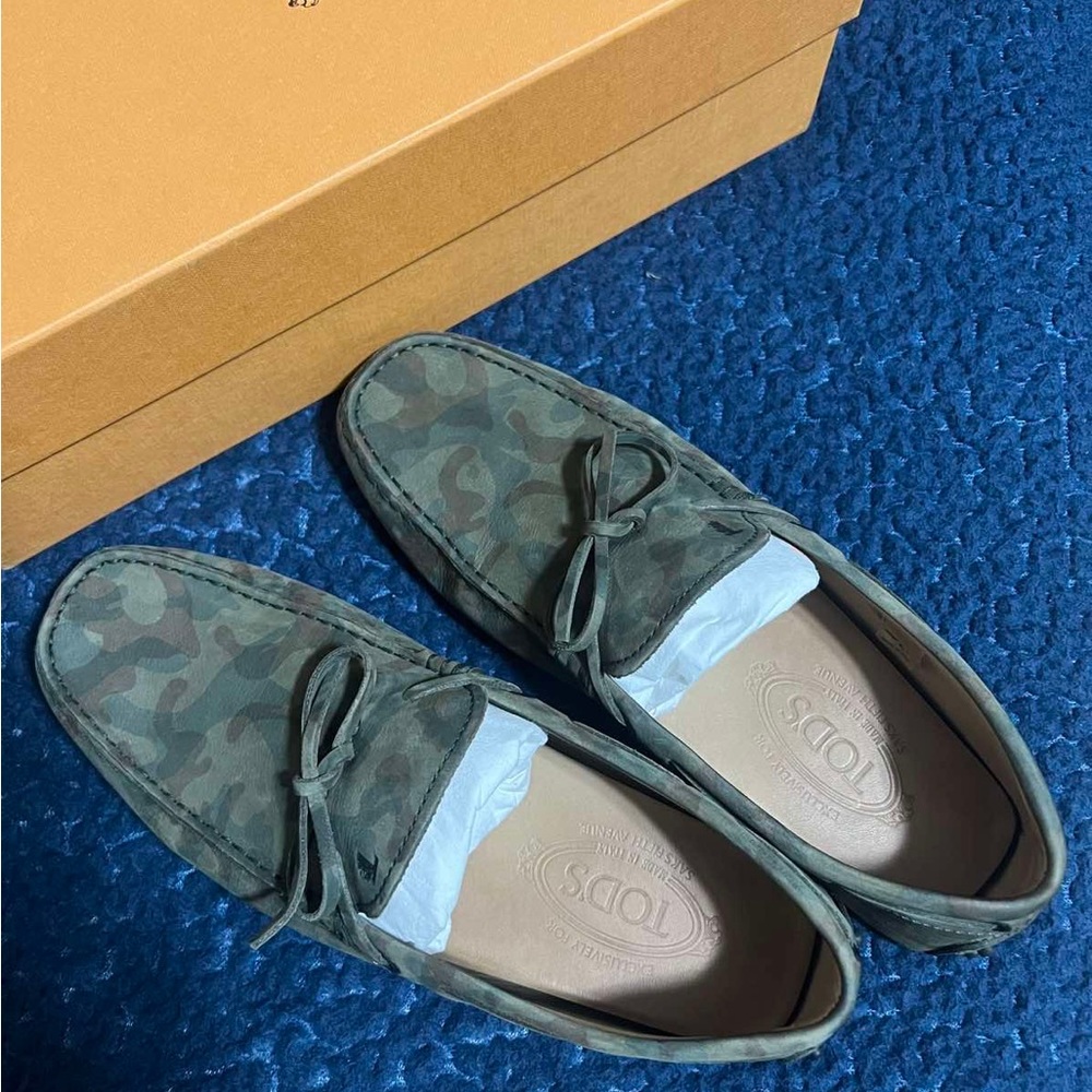Tod’s camouflage size 8 US slightly used